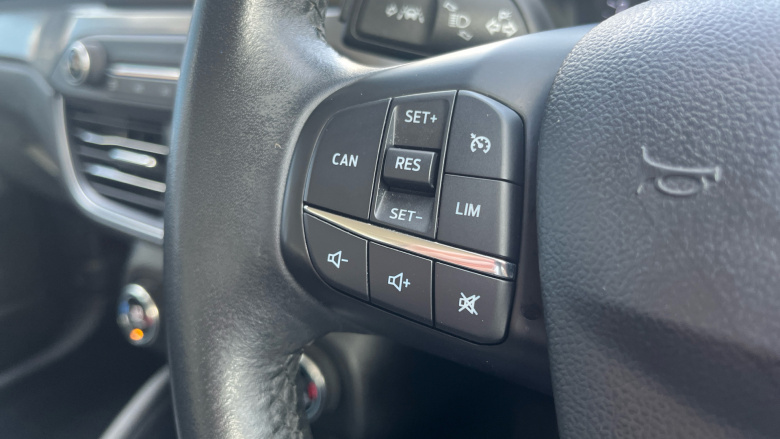 Ford Focus 1.0 EcoBoost 125 Titanium 5dr Petrol Estate